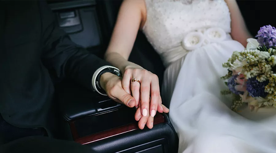Why Couples Choose DPV forWedding Shuttles