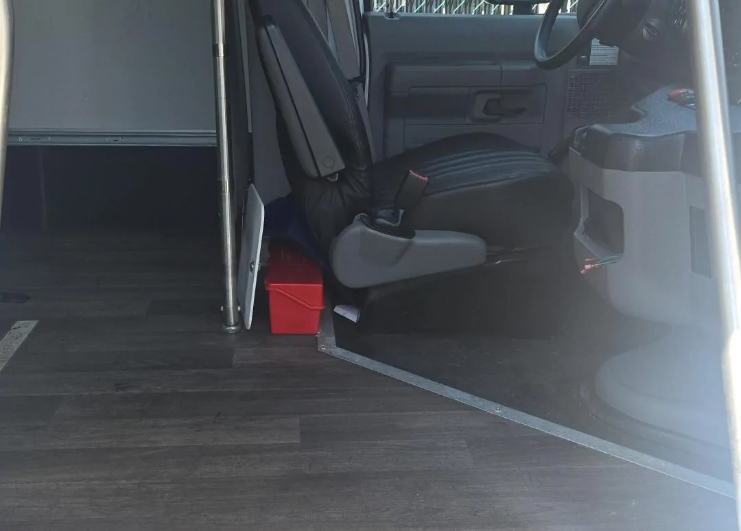 2019 Electric Mini Bus – Ford E-Series | 60