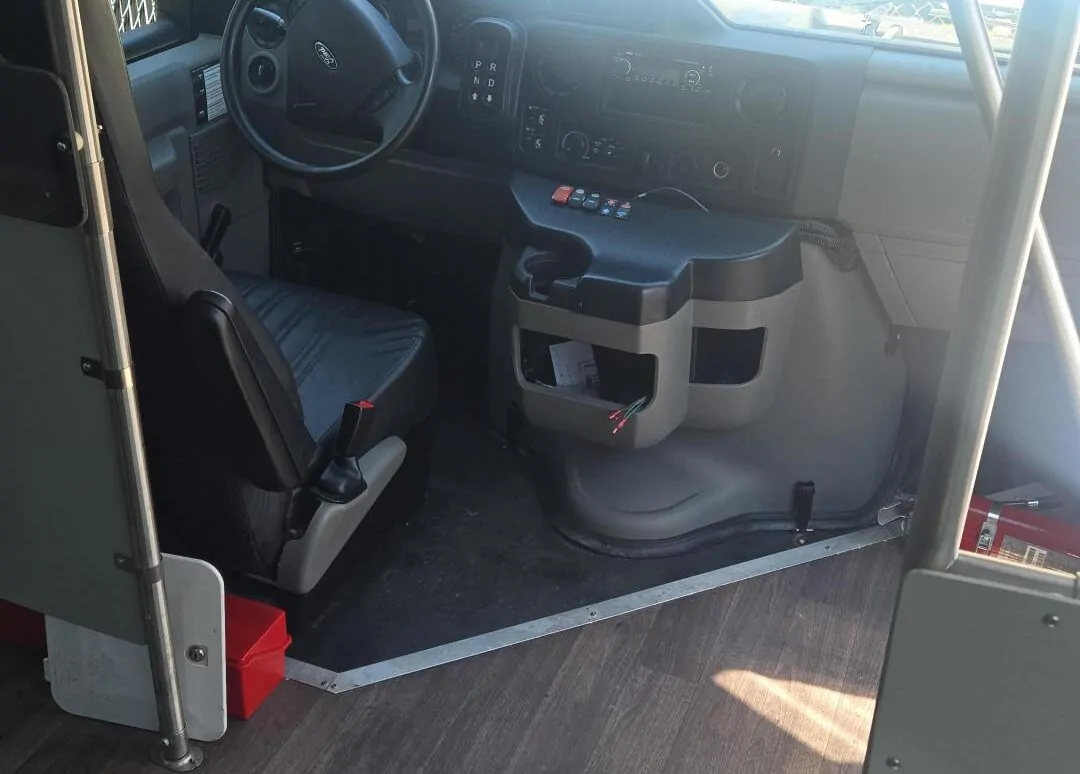 2019 Electric Mini Bus – Ford E-Series | 60