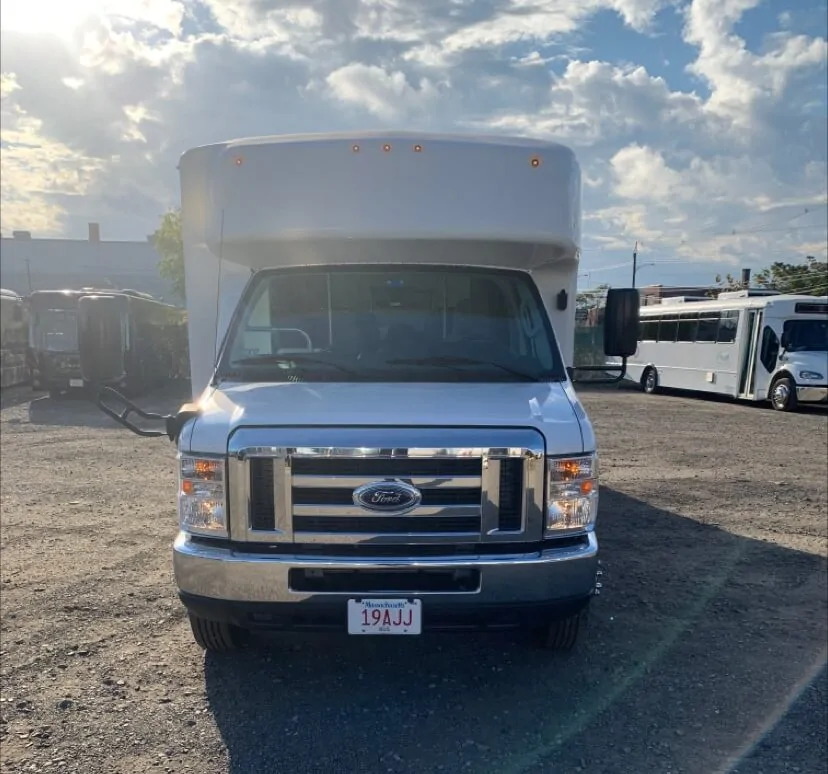 2019 Electric Mini Bus – Ford E-Series | 60