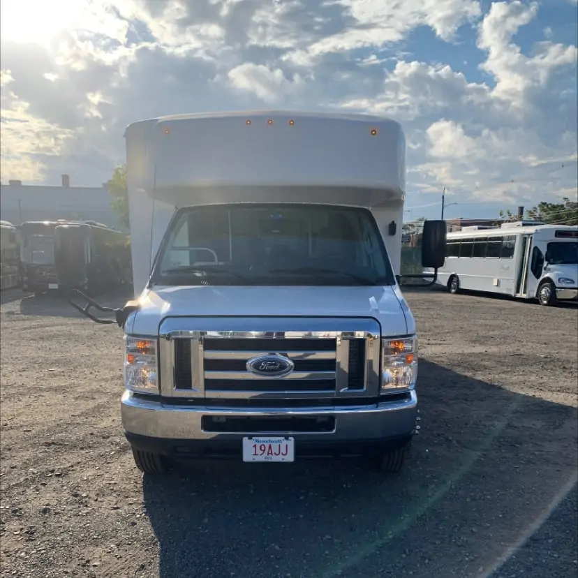 2019 Electric Mini Bus – Ford E-Series | 60